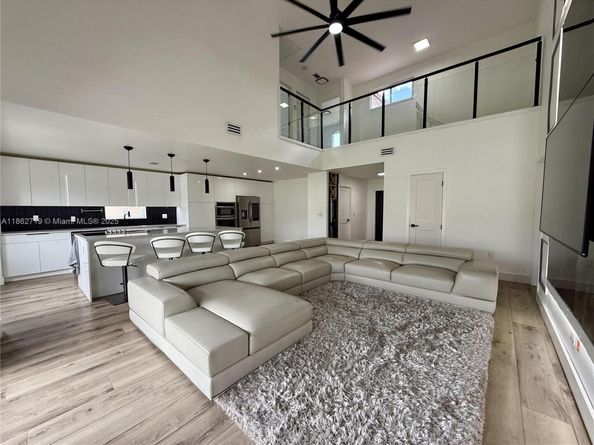 5511 NW 51st Ave, Coconut Creek FL 33073