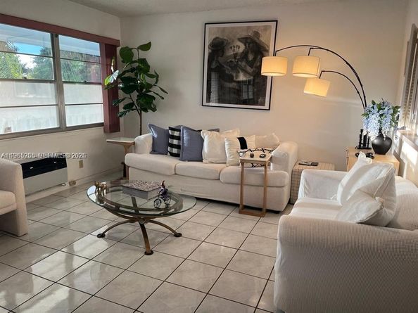 17 Westbury A 17, Deerfield Beach FL 33442