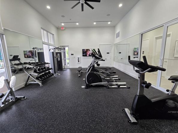 2382 NW 131st Cir, Miami FL 33167
