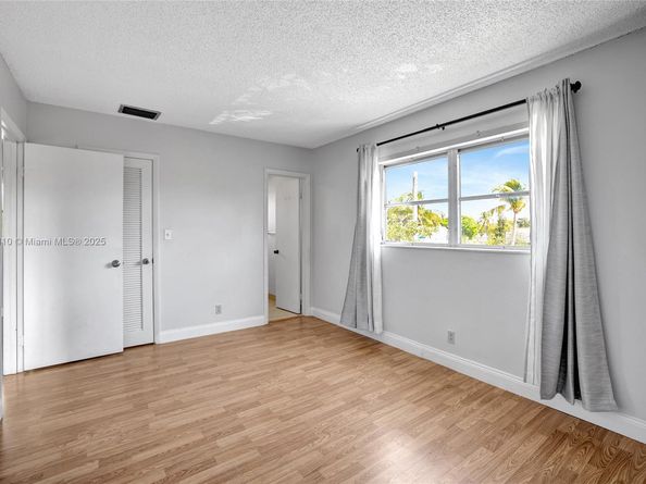 609 NE 13th Ave 301, Fort Lauderdale FL 33304