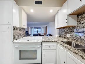 4545 Luxemburg Ct 103, Lake Worth FL 33467