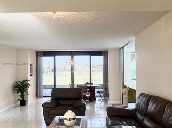 4545 Luxemburg Ct 103, Lake Worth FL 33467