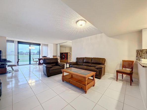 4545 Luxemburg Ct 103, Lake Worth FL 33467