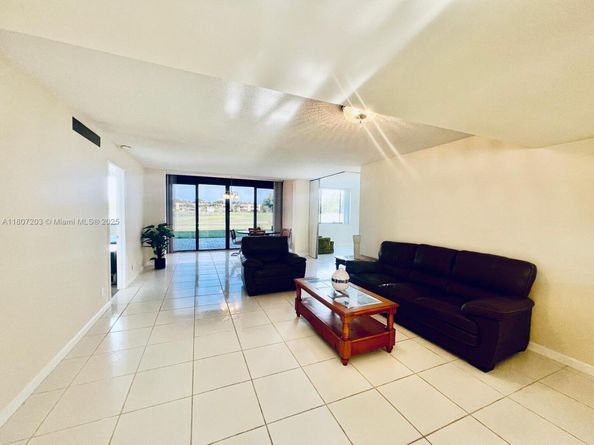 4545 Luxemburg Ct 103, Lake Worth FL 33467