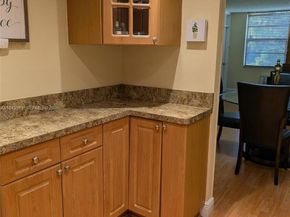 900 Saint Charles Pl L6, Pembroke Pines FL 33026