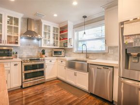 1707 NE 52nd St, Fort Lauderdale FL 33334