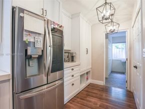 1707 NE 52nd St, Fort Lauderdale FL 33334