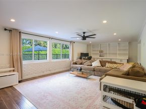 1707 NE 52nd St, Fort Lauderdale FL 33334