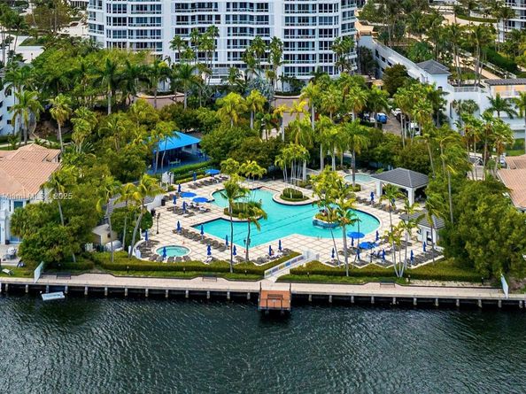 21150 Point Pl 1102, Aventura FL 33180
