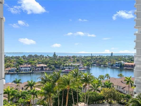 21150 Point Pl 1102, Aventura FL 33180