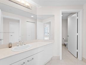21150 Point Pl 1102, Aventura FL 33180
