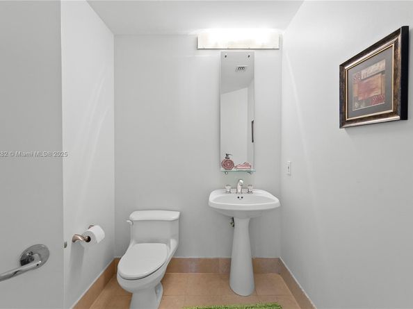 21150 Point Pl 1102, Aventura FL 33180