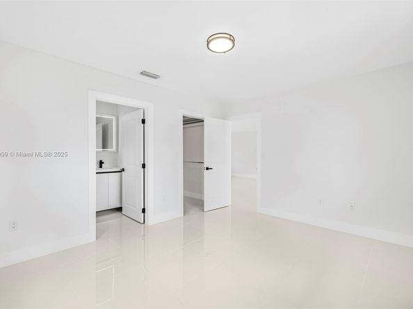 10935 SW 217th Ter, Miami FL 33170