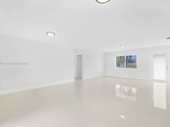10935 SW 217th Ter, Miami FL 33170