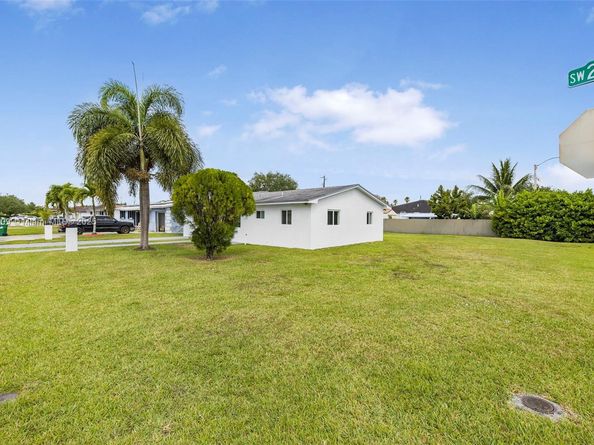10935 SW 217th Ter, Miami FL 33170