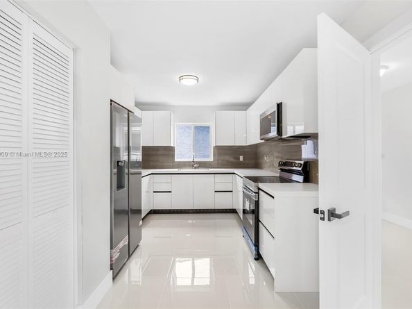 10935 SW 217th Ter, Miami FL 33170