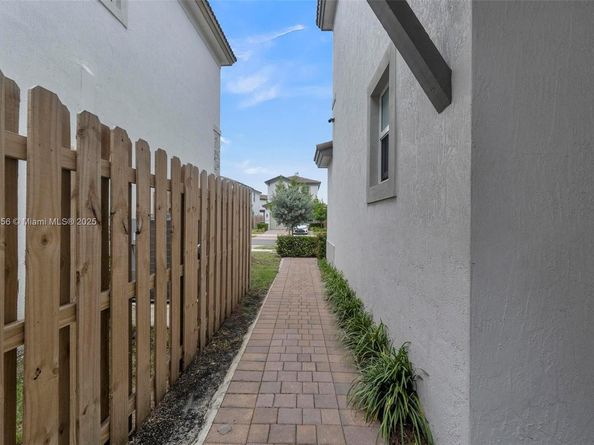 2409 NW 131st Cir, Miami FL 33167