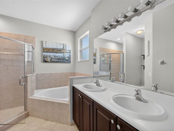 379 NE 25th Ter, Homestead FL 33033