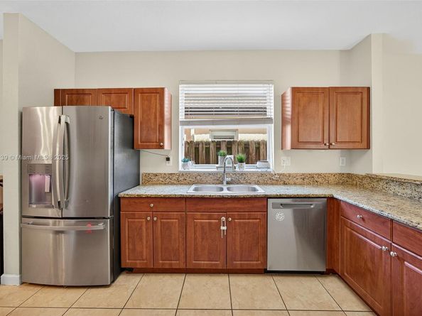 379 NE 25th Ter, Homestead FL 33033