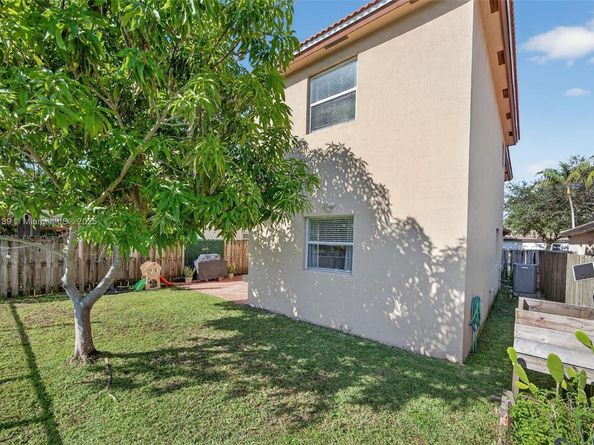 379 NE 25th Ter, Homestead FL 33033