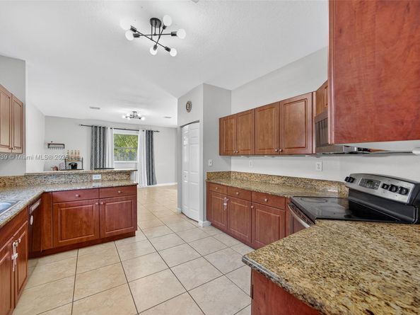 379 NE 25th Ter, Homestead FL 33033