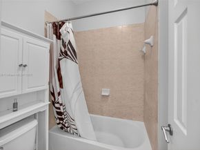 379 NE 25th Ter, Homestead FL 33033