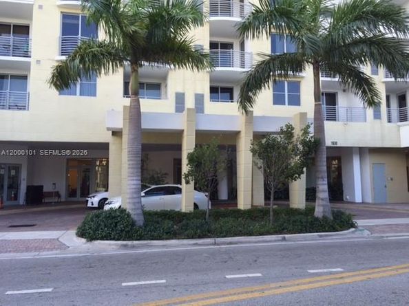Undisclosed Address #A12000101, Hollywood FL 33020