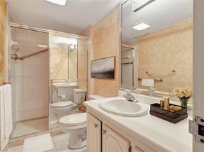 20100 W Country Club Dr 405, Aventura FL 33180