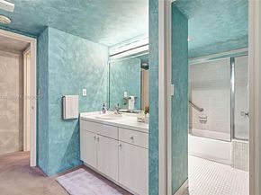 20100 W Country Club Dr 405, Aventura FL 33180