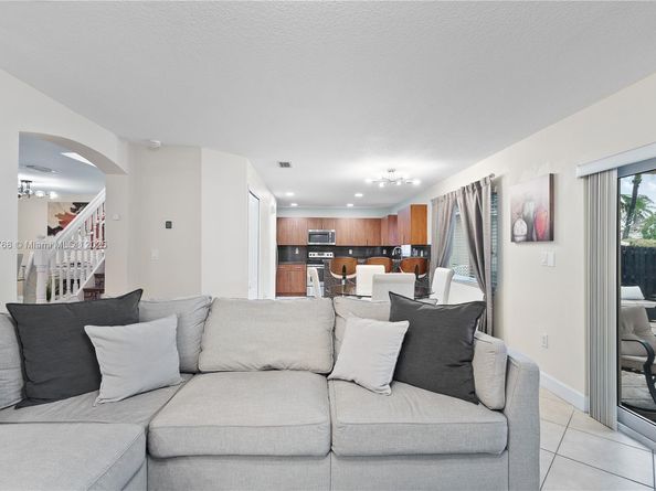4461 SW 162nd Ct, Miami FL 33185