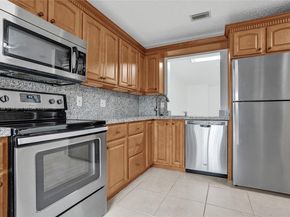 2641 W Gately Dr W 1002, West Palm Beach FL 33415