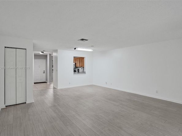 2641 W Gately Dr W 1002, West Palm Beach FL 33415