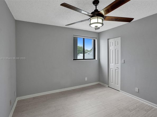 2641 W Gately Dr W 1002, West Palm Beach FL 33415