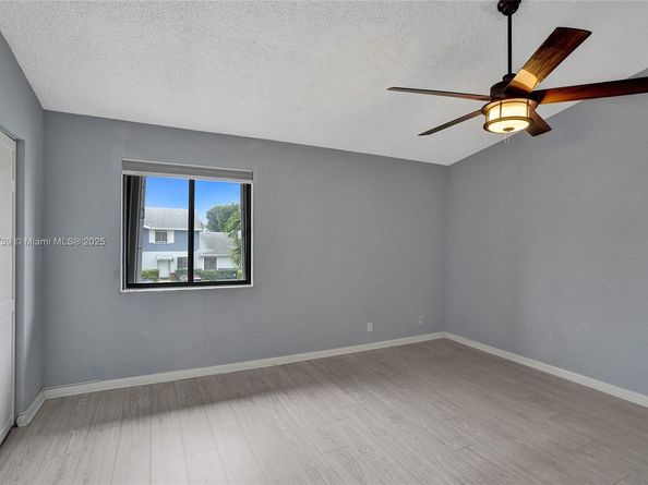 2641 W Gately Dr W 1002, West Palm Beach FL 33415