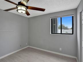 2641 W Gately Dr W 1002, West Palm Beach FL 33415