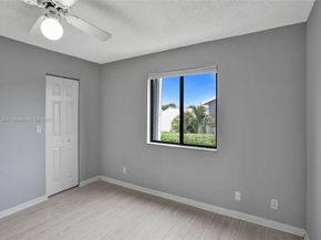2641 W Gately Dr W 1002, West Palm Beach FL 33415