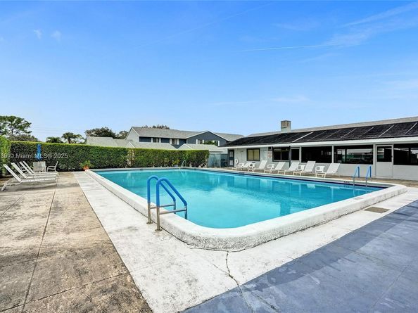 2641 W Gately Dr W 1002, West Palm Beach FL 33415