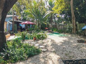 1760 NE 144th St, Miami FL 33181