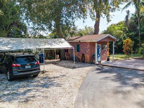 1760 NE 144th St, Miami FL 33181