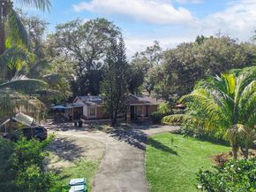 1760 NE 144th St, Miami FL 33181