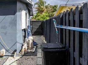 6680 NW 24th Pl, Sunrise FL 33313