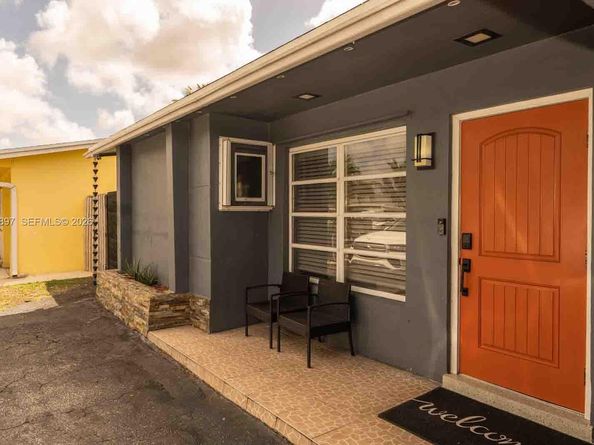 6680 NW 24th Pl, Sunrise FL 33313