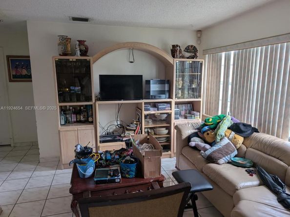 7231 Ramona St, Miramar FL 33023