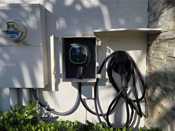 21380 NE 2nd Ct, Miami FL 33179