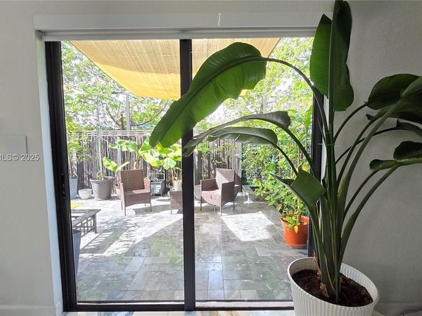 21380 NE 2nd Ct, Miami FL 33179