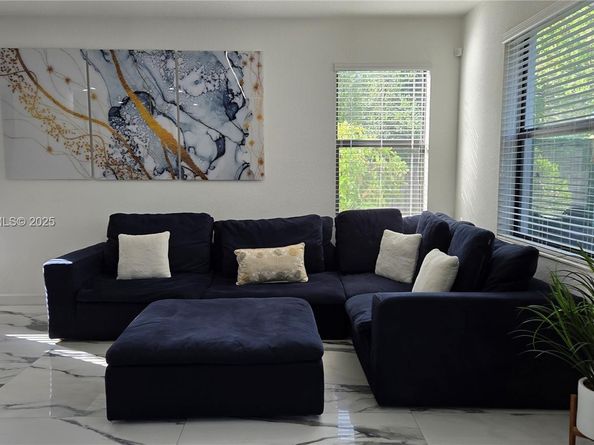 21380 NE 2nd Ct, Miami FL 33179