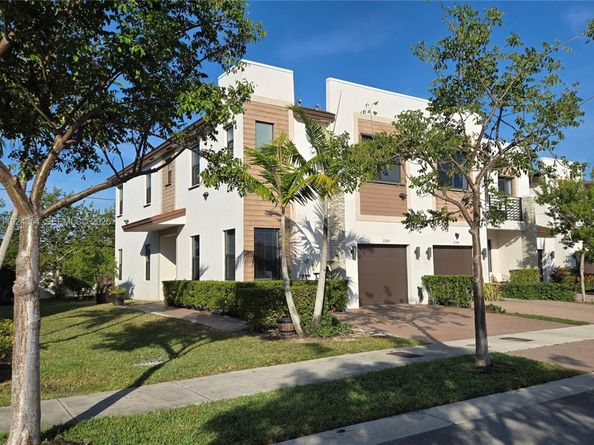 21380 NE 2nd Ct, Miami FL 33179