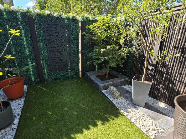 21380 NE 2nd Ct, Miami FL 33179