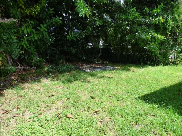 347 NW 42nd St, Miami FL 33127