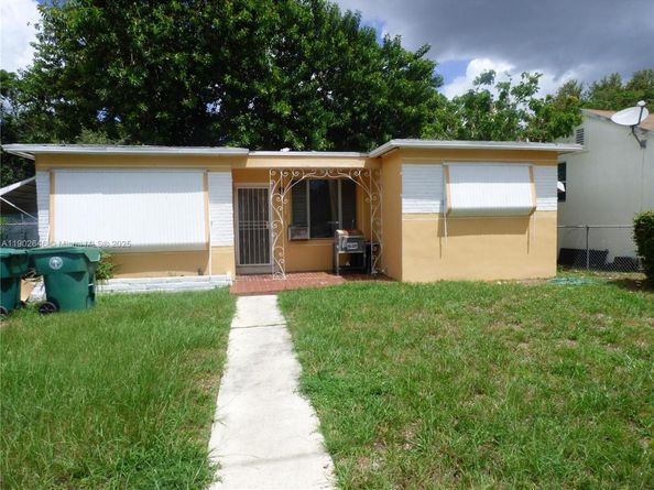 347 NW 42nd St, Miami FL 33127